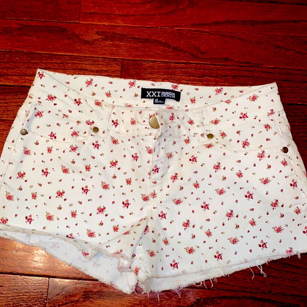 Floral White Denim Shorts